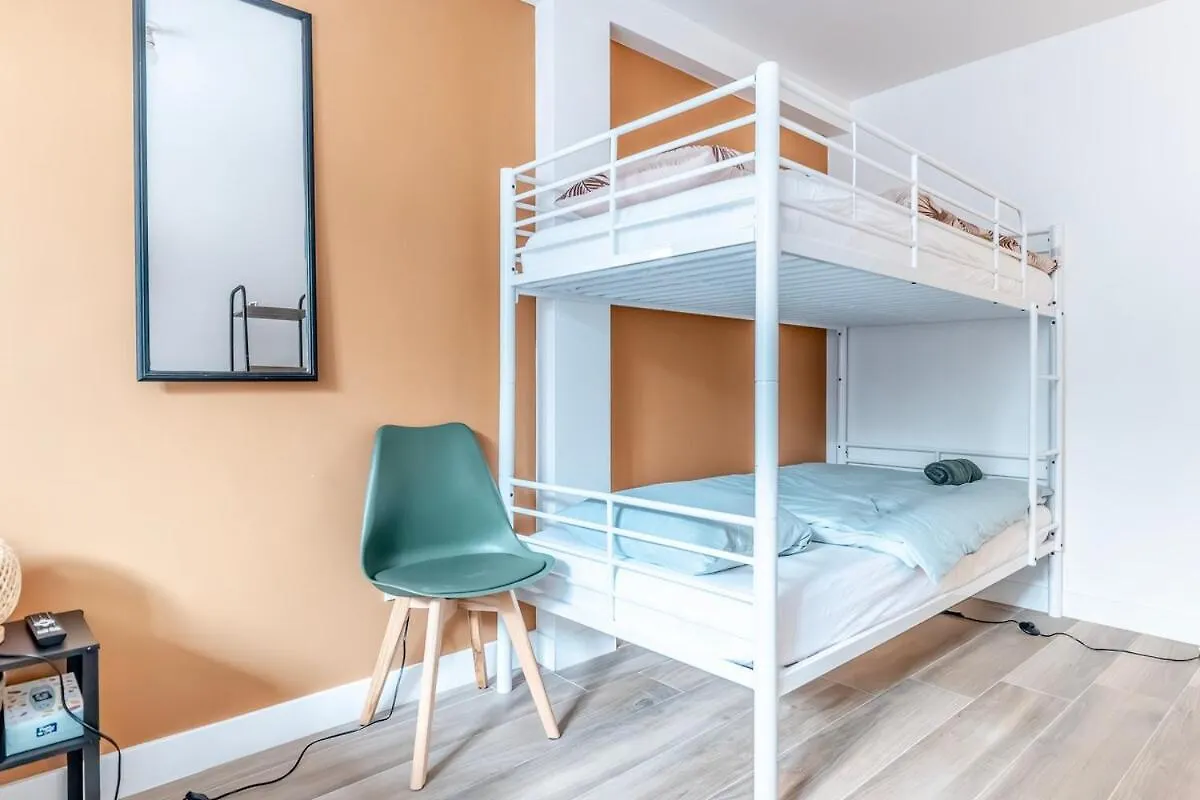 Serenity House, Parking, Near Metro 7 Villejuif Apartment