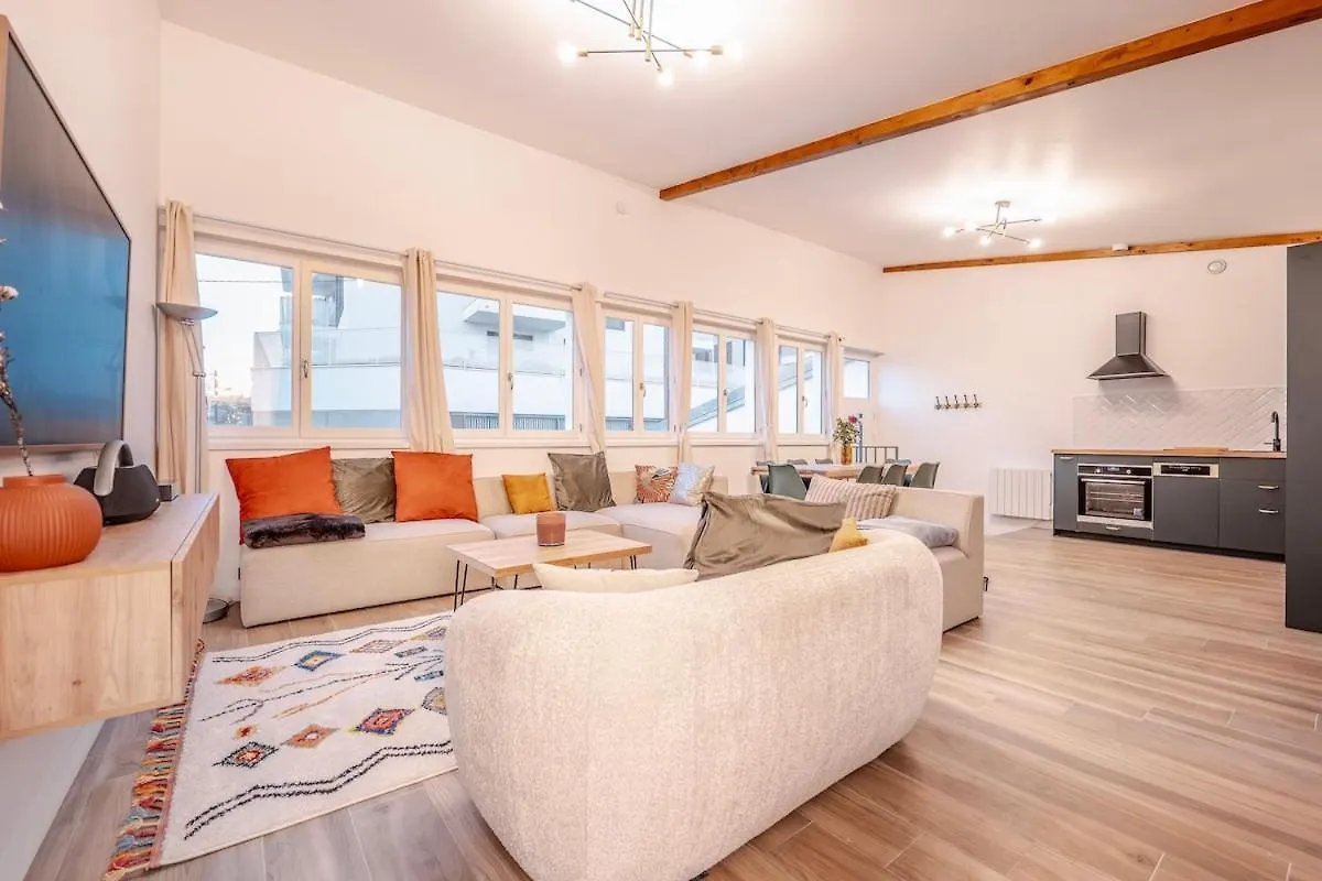 Serenity House, Parking, Near Metro 7 Villejuif